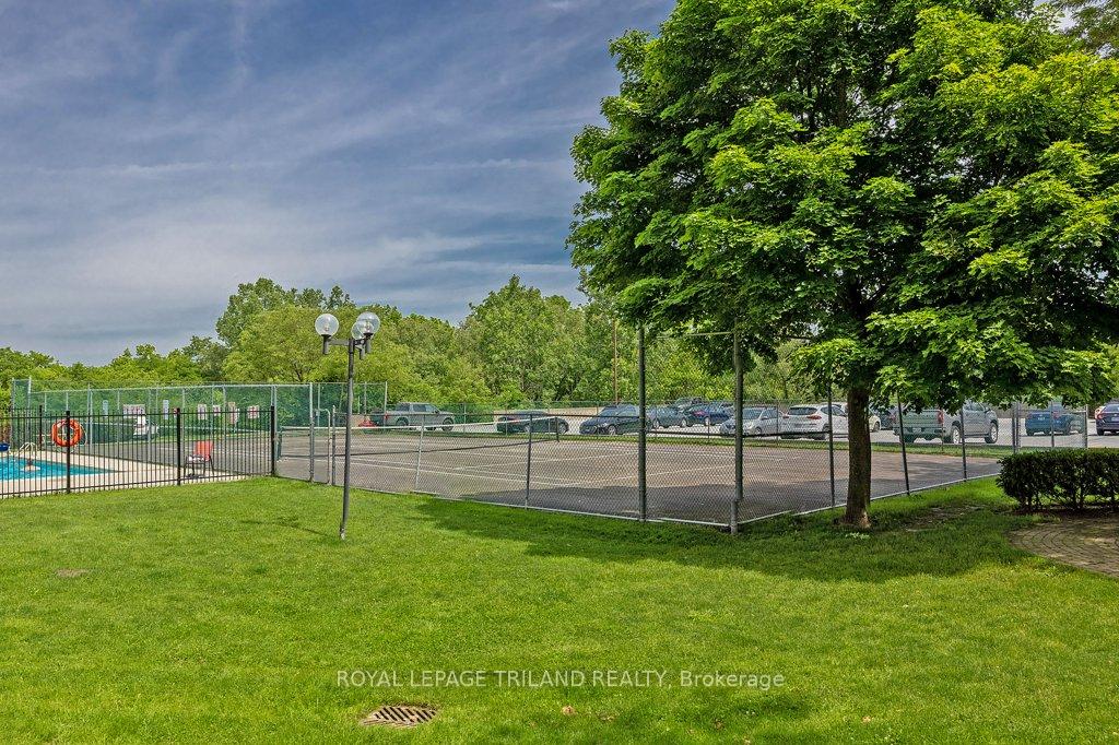 Photo 31 of Unit 902, 858 Commissioners Road E, London, South H — HOMEH