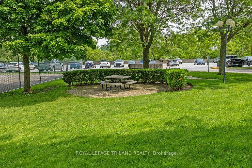 Photo 32 of Unit 902, 858 Commissioners Road E, London, South H — HOMEH