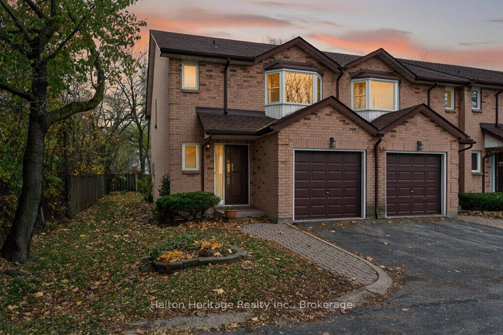 Photo 2 of 14 Brucedale Avenue E, Hamilton, Centremount — HOMEH