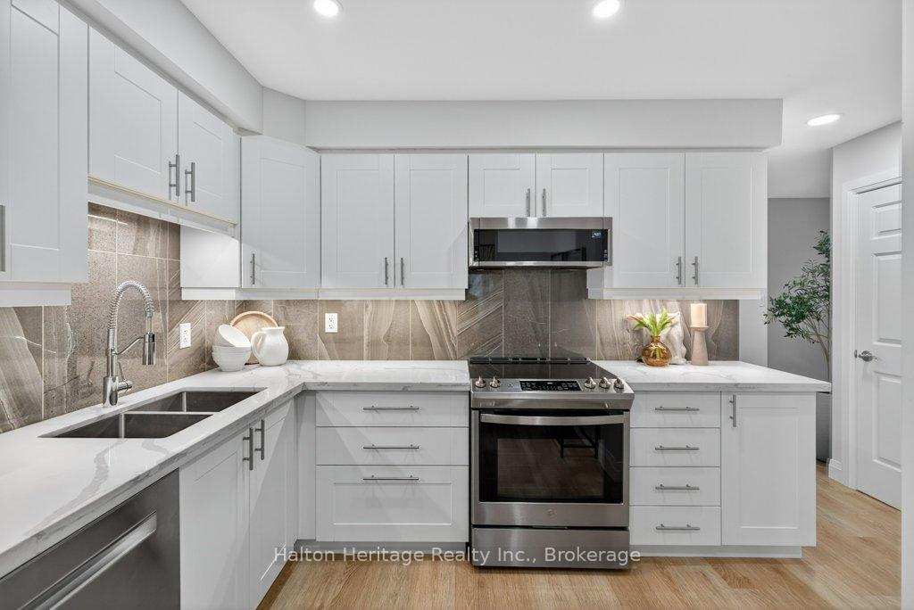 Photo 5 of 14 Brucedale Avenue E, Hamilton, Centremount — HOMEH