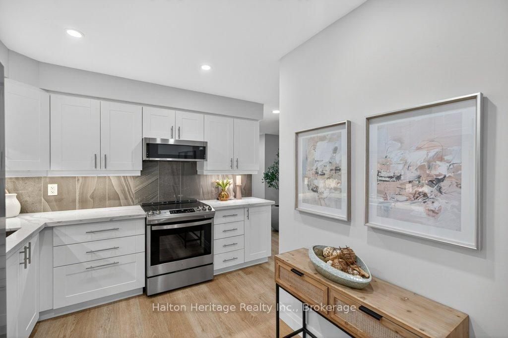 Photo 6 of 14 Brucedale Avenue E, Hamilton, Centremount — HOMEH