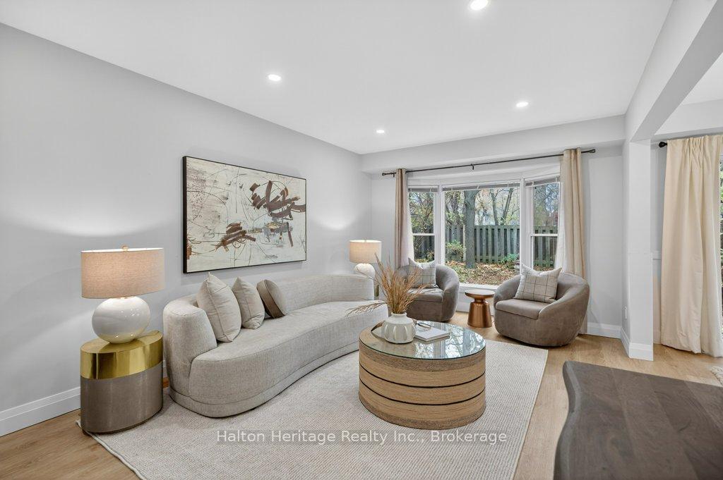 Photo 11 of 14 Brucedale Avenue E, Hamilton, Centremount — HOMEH
