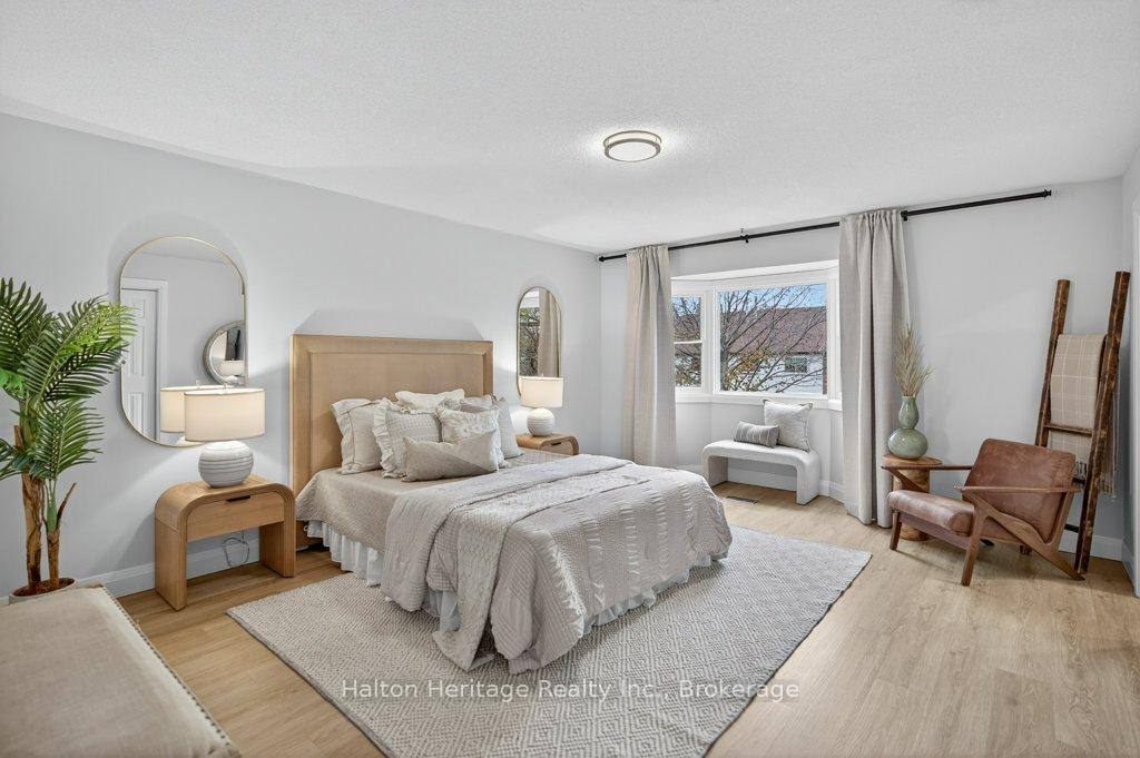 Photo 16 of 14 Brucedale Avenue E, Hamilton, Centremount — HOMEH