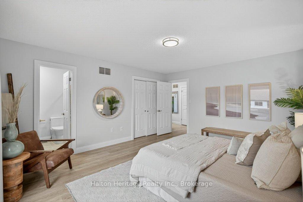 Photo 17 of 14 Brucedale Avenue E, Hamilton, Centremount — HOMEH