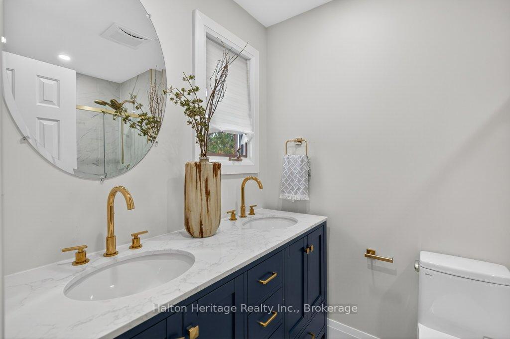 Photo 19 of 14 Brucedale Avenue E, Hamilton, Centremount — HOMEH