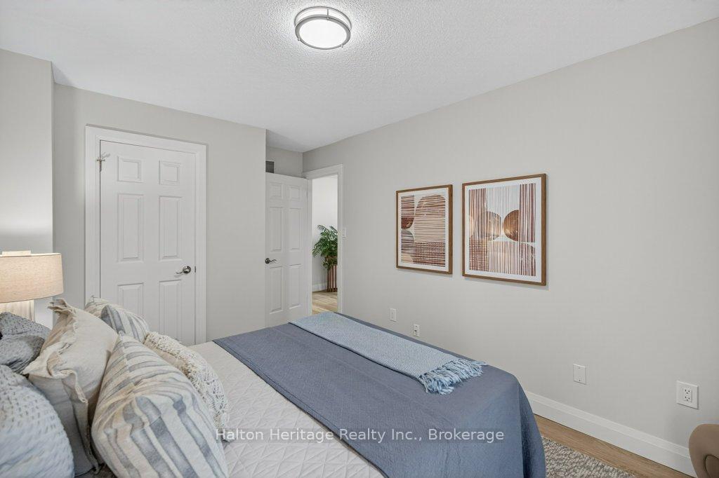 Photo 22 of 14 Brucedale Avenue E, Hamilton, Centremount — HOMEH