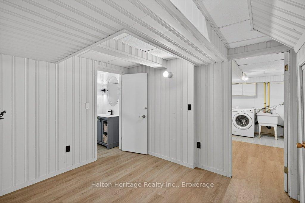 Photo 29 of 14 Brucedale Avenue E, Hamilton, Centremount — HOMEH