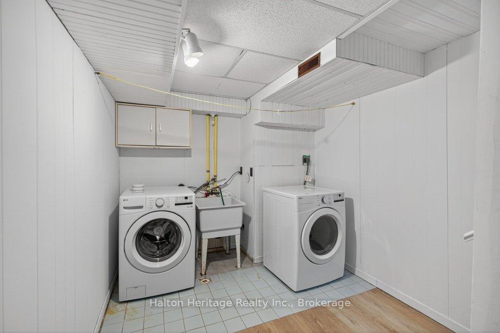 Photo 31 of 14 Brucedale Avenue E, Hamilton, Centremount — HOMEH