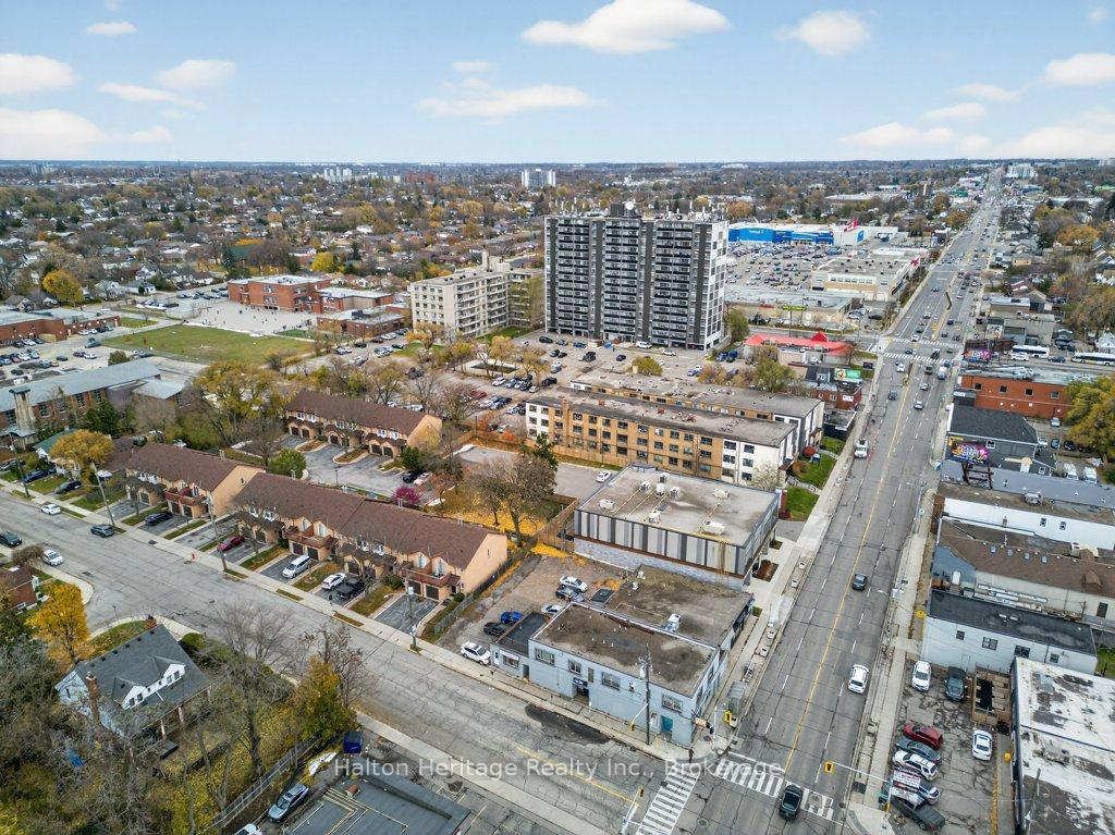 Photo 33 of 14 Brucedale Avenue E, Hamilton, Centremount — HOMEH