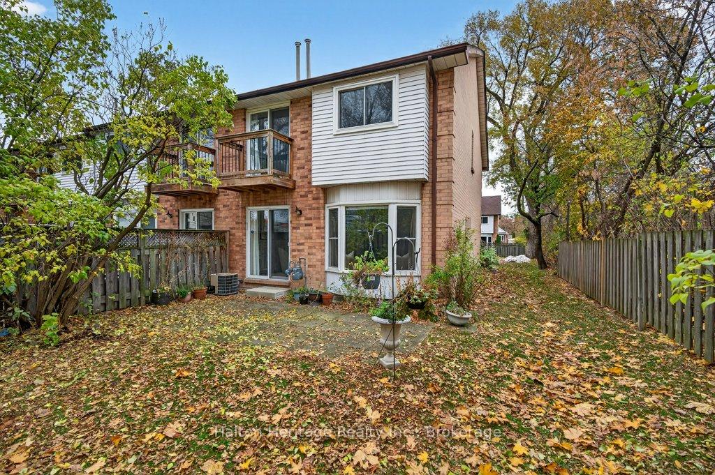 Photo 36 of 14 Brucedale Avenue E, Hamilton, Centremount — HOMEH