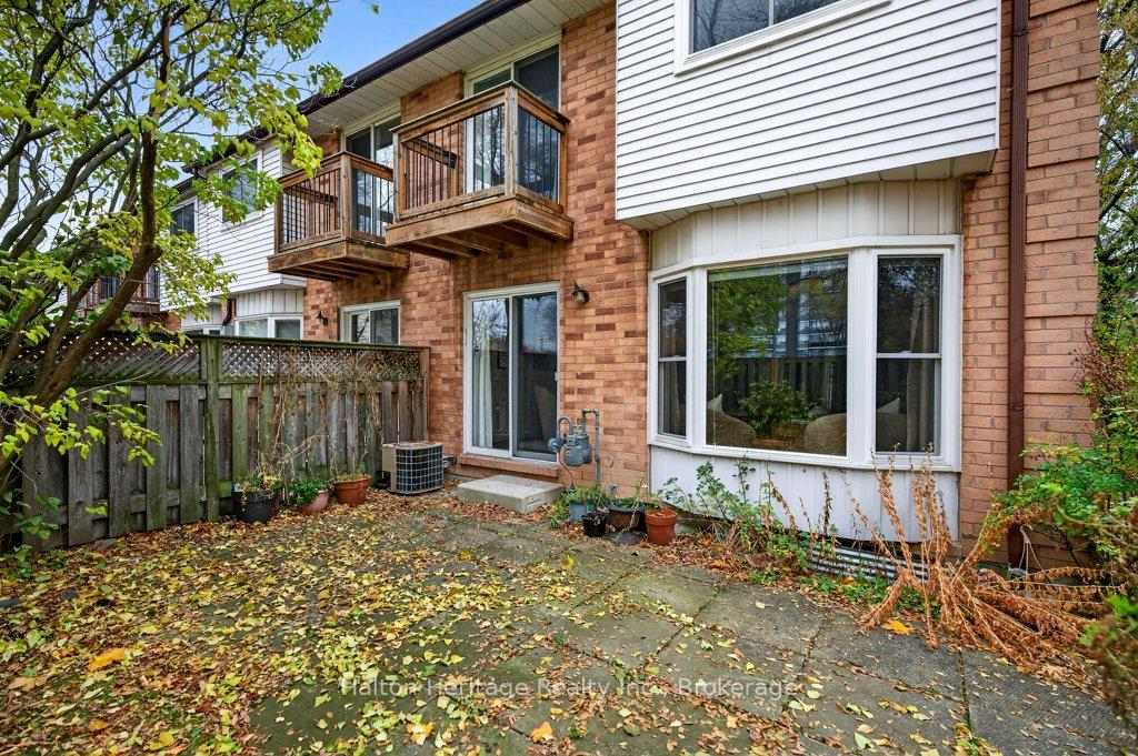 Photo 40 of 14 Brucedale Avenue E, Hamilton, Centremount — HOMEH