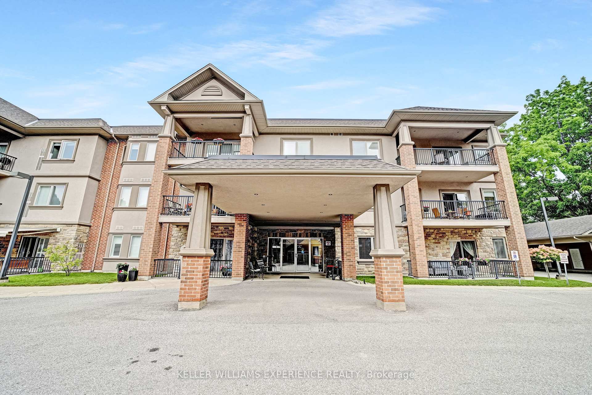 Front of Unit 103, 19B Yonge Street N