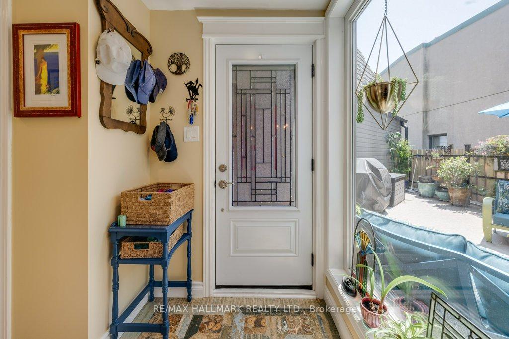 Photo 2 of Unit 2, 2366 Queen Street E, Toronto, The Beaches — HOMEH