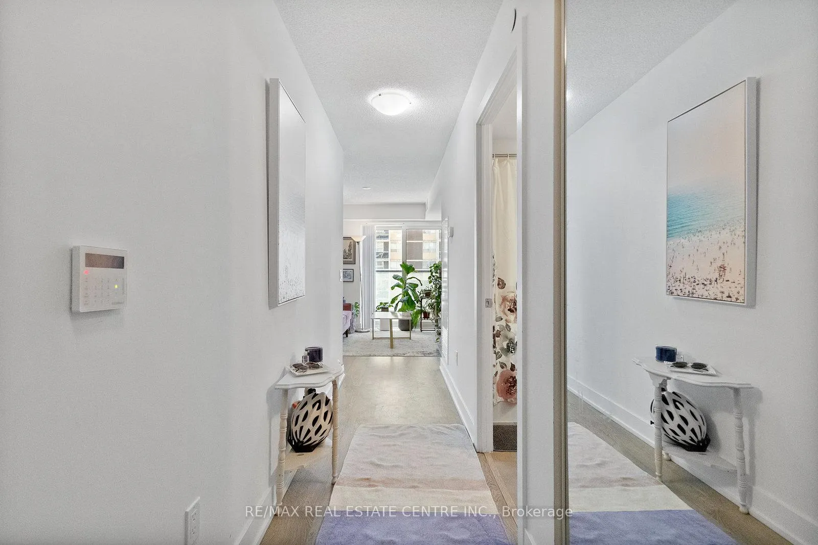 Photo 2 of Unit 425, 9 Mabelle Avenue, Etobicoke, Islington-City Centre West — HOMEH
