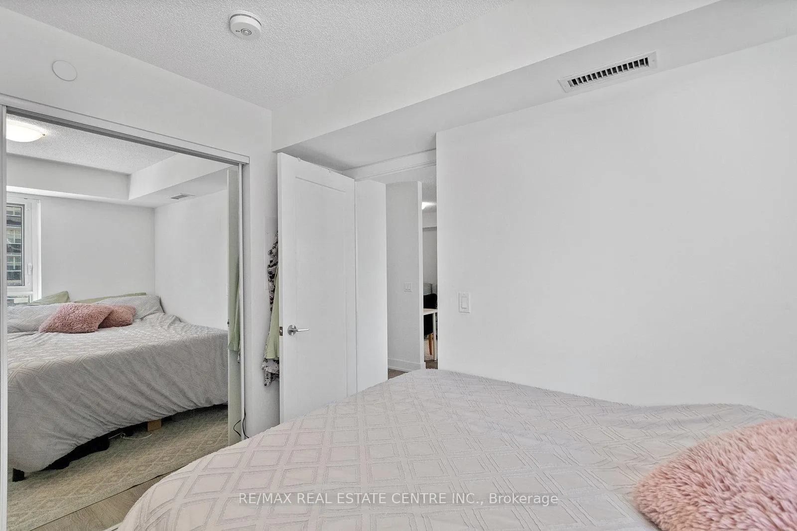 Photo 22 of Unit 425, 9 Mabelle Avenue, Etobicoke, Islington-City Centre West — HOMEH