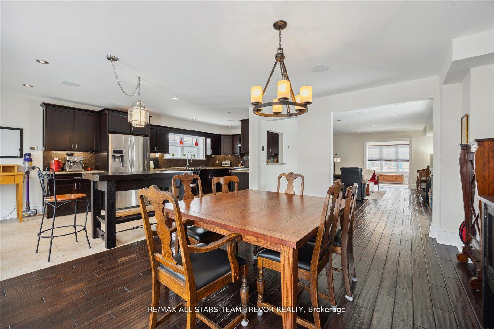 Photo 7 of 27 Corbett Crescent, Aurora, Aurora Highlands — HOMEH