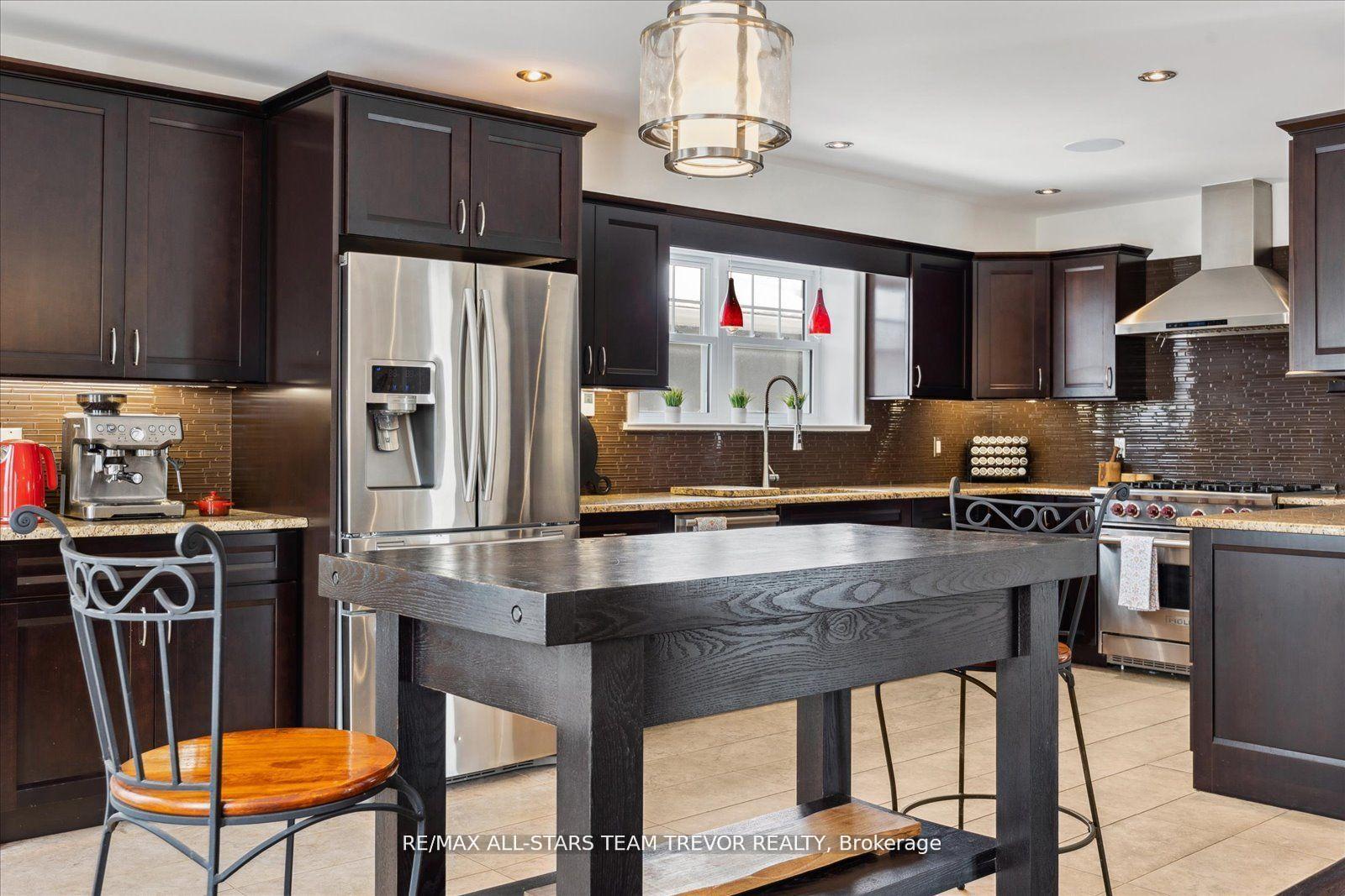 Photo 8 of 27 Corbett Crescent, Aurora, Aurora Highlands — HOMEH