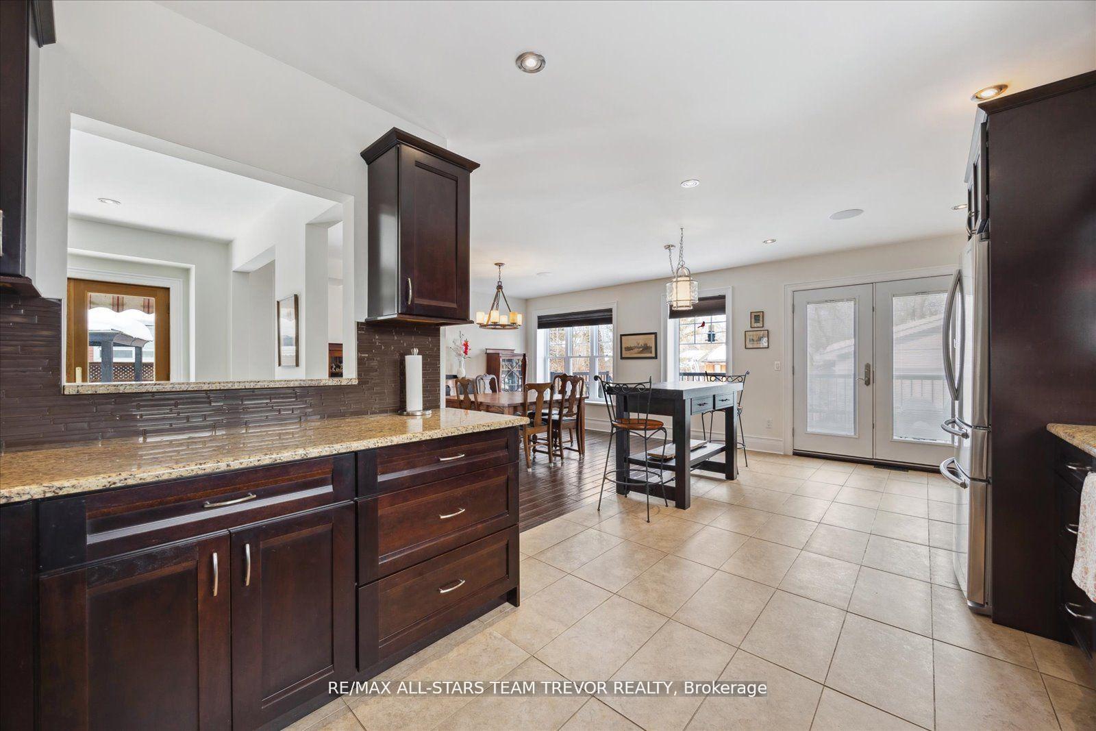Photo 10 of 27 Corbett Crescent, Aurora, Aurora Highlands — HOMEH