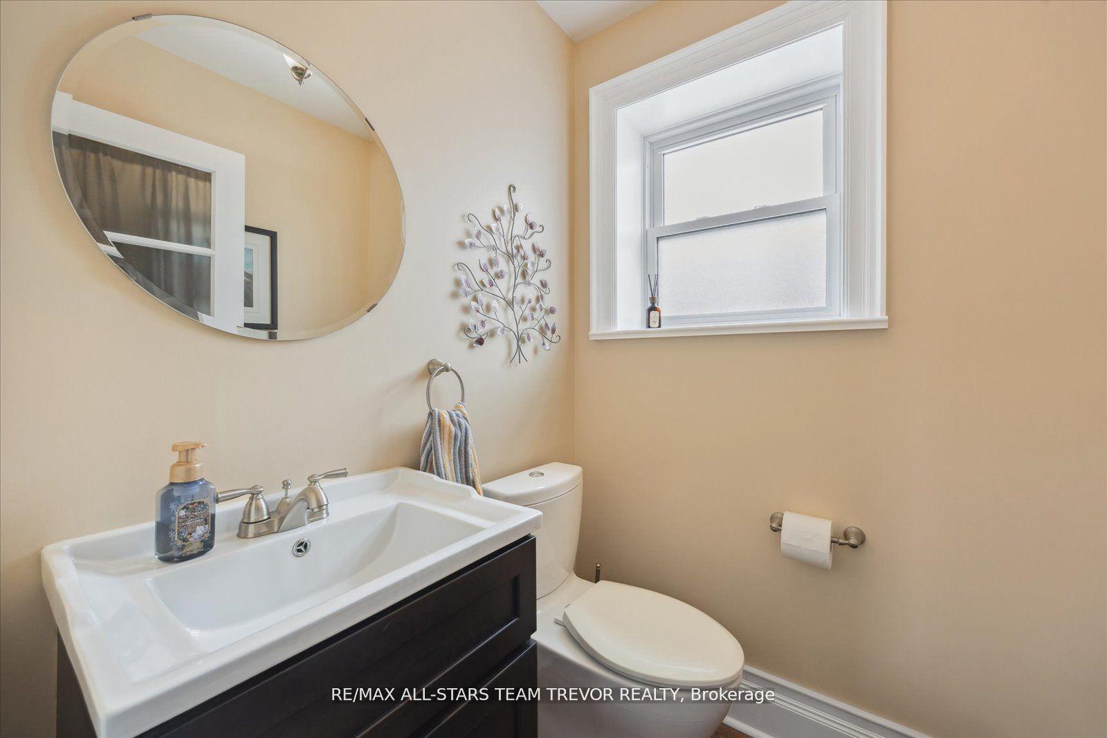 Photo 15 of 27 Corbett Crescent, Aurora, Aurora Highlands — HOMEH