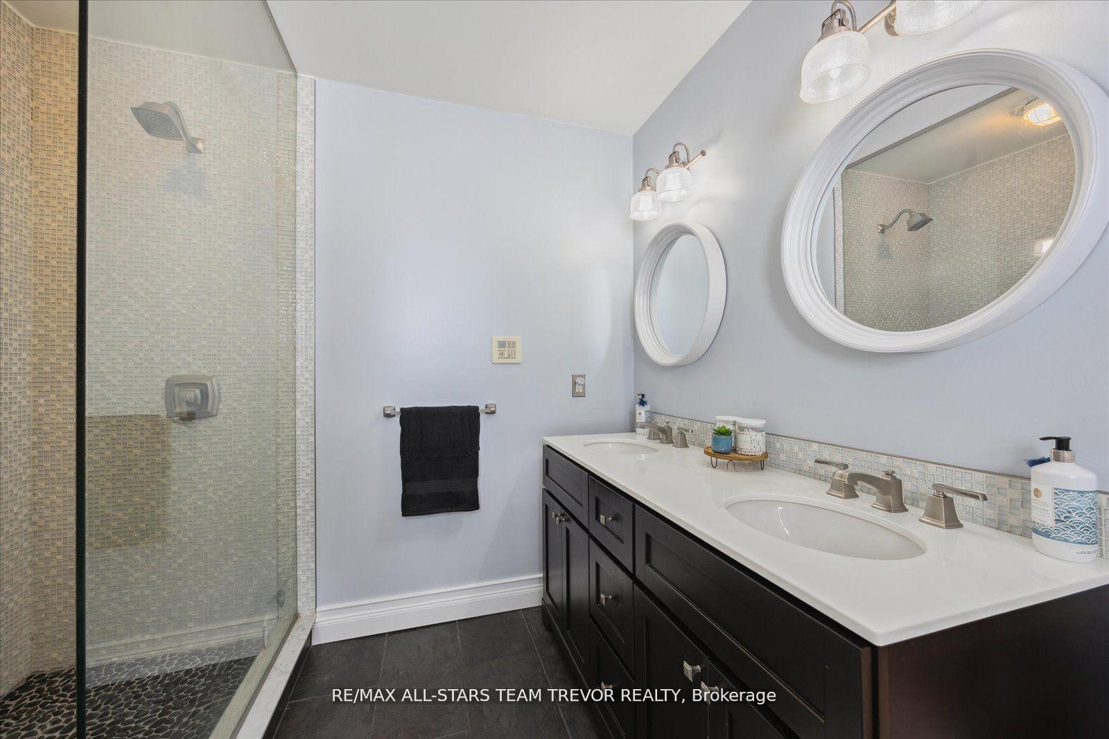 Photo 18 of 27 Corbett Crescent, Aurora, Aurora Highlands — HOMEH