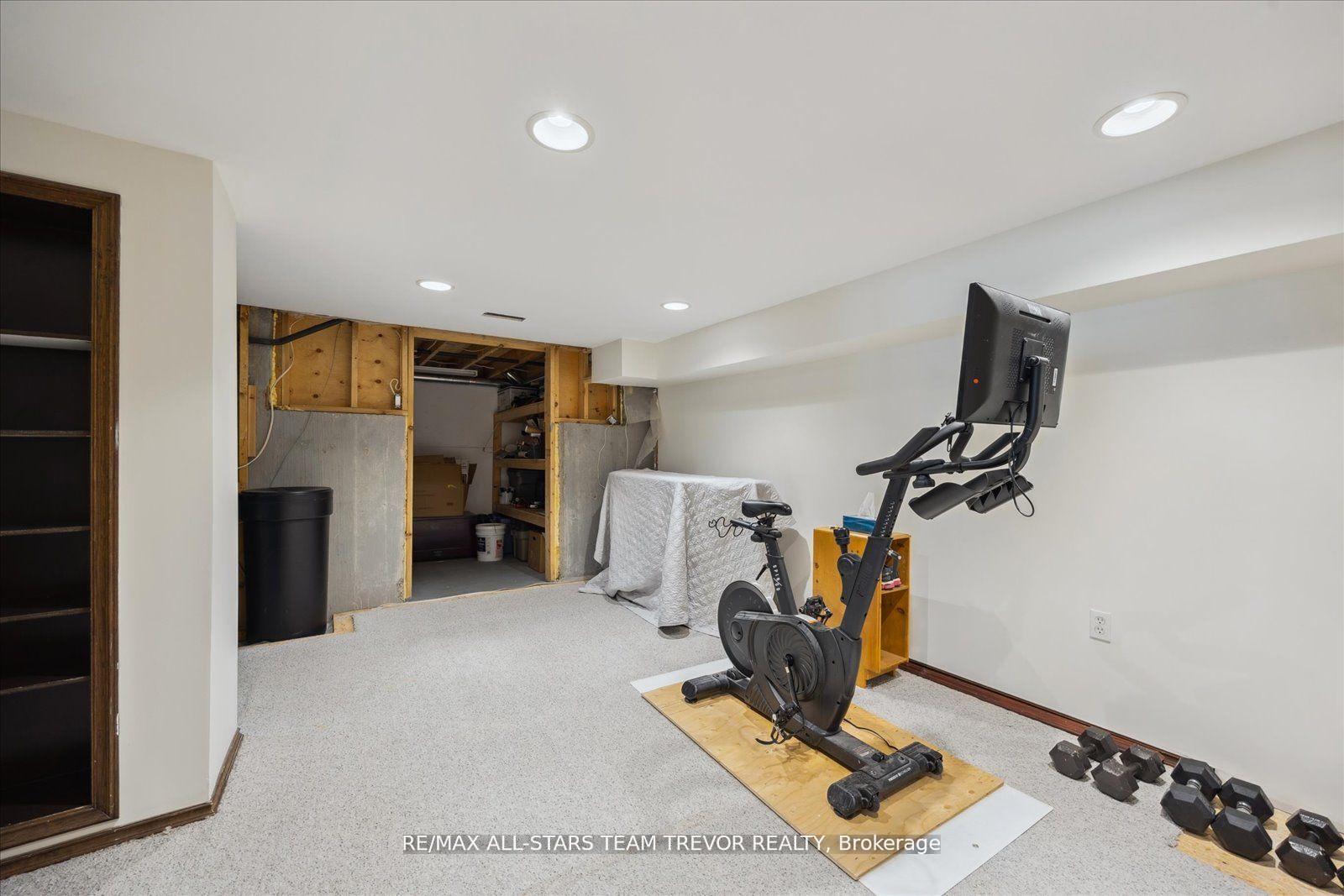 Photo 26 of 27 Corbett Crescent, Aurora, Aurora Highlands — HOMEH