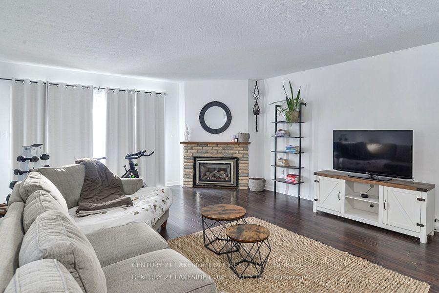 Photo 6 of Unit Unit 5, 4 Paradise Boulevard E, Ramara, Rural Ramara — HOMEH