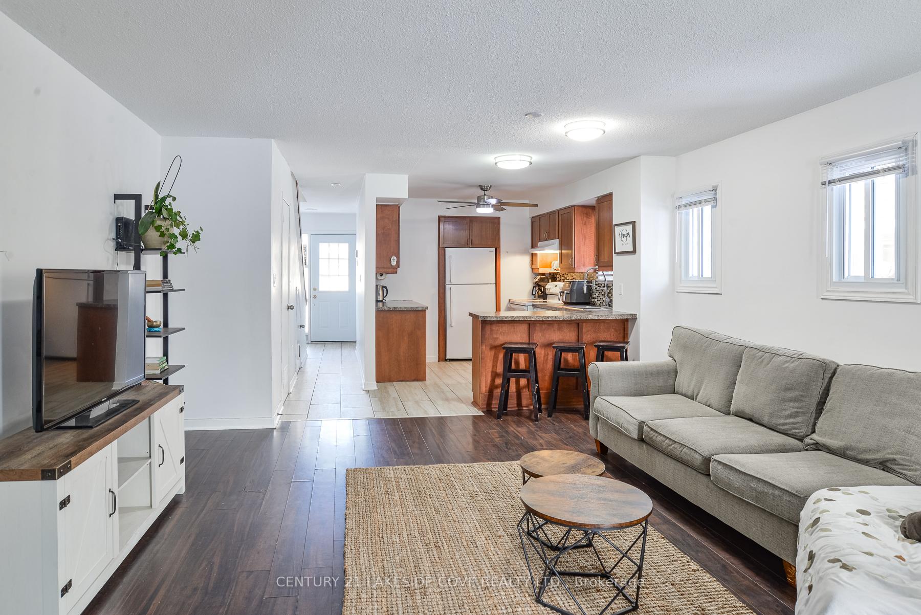 Photo 8 of Unit Unit 5, 4 Paradise Boulevard E, Ramara, Rural Ramara — HOMEH