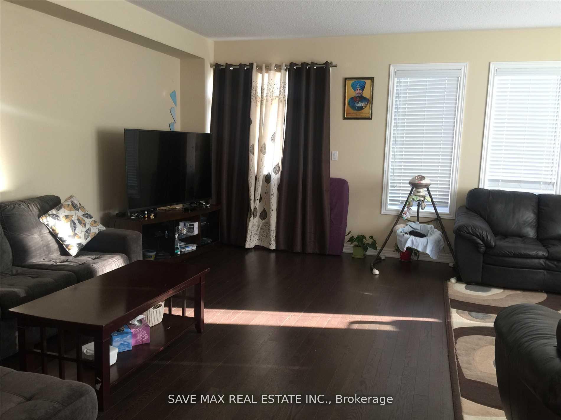 Photo 3 of 1 True Blue Crescent, Caledon, Bolton East — HOMEH