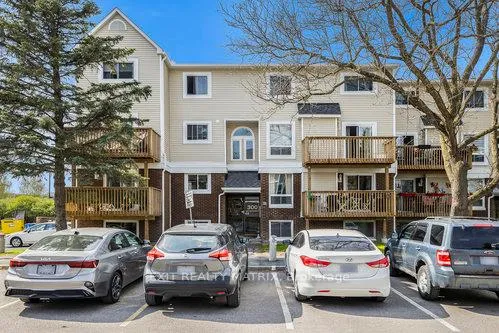Front of Unit 4, 300 Fenerty Court