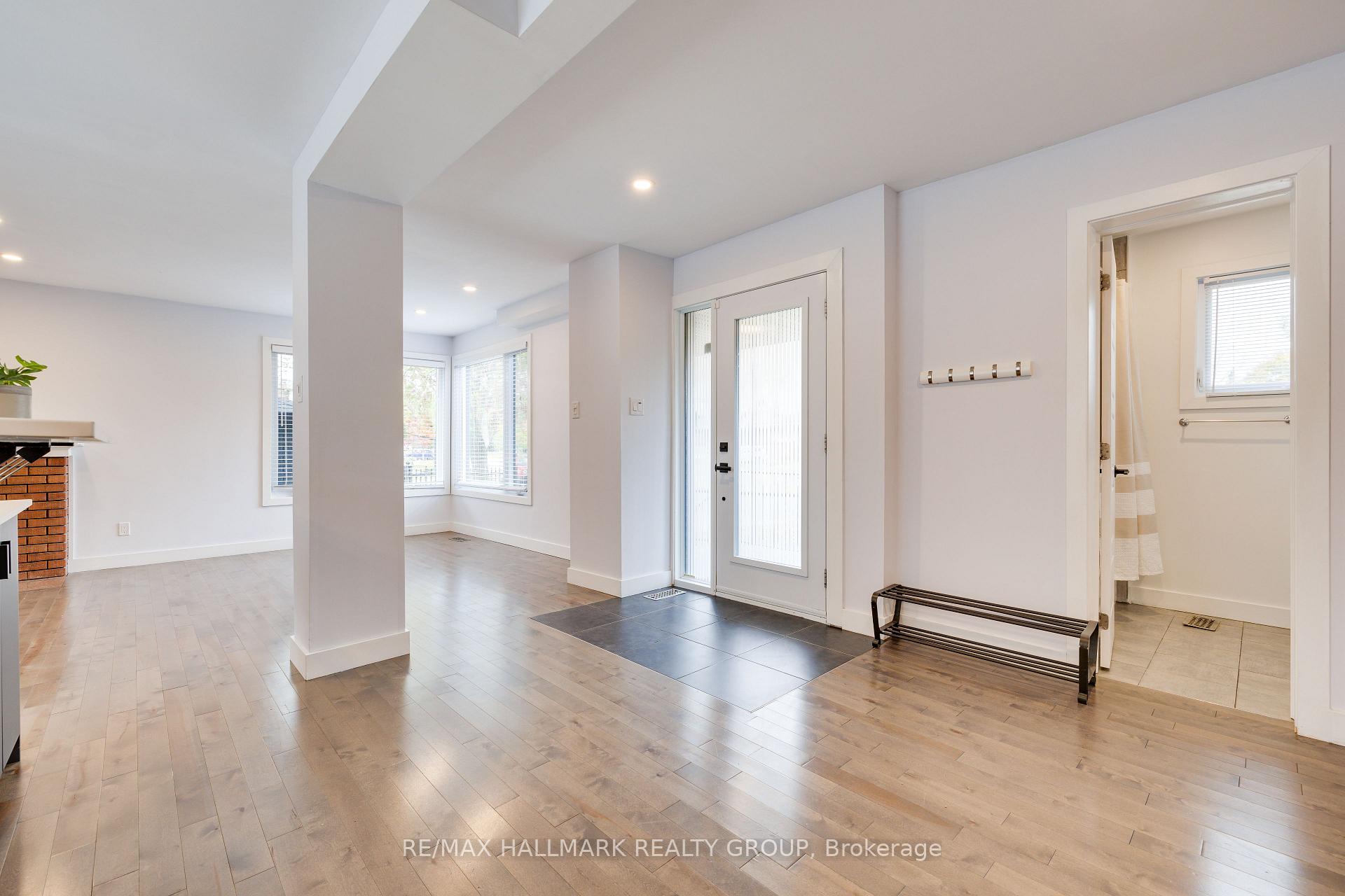 Photo 2 of 900 Wingate Drive, Ottawa, Elmvale Acres/Urbandale — HOMEH
