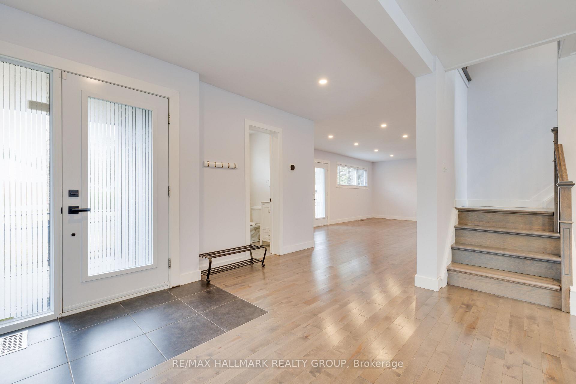Photo 4 of 900 Wingate Drive, Ottawa, Elmvale Acres/Urbandale — HOMEH