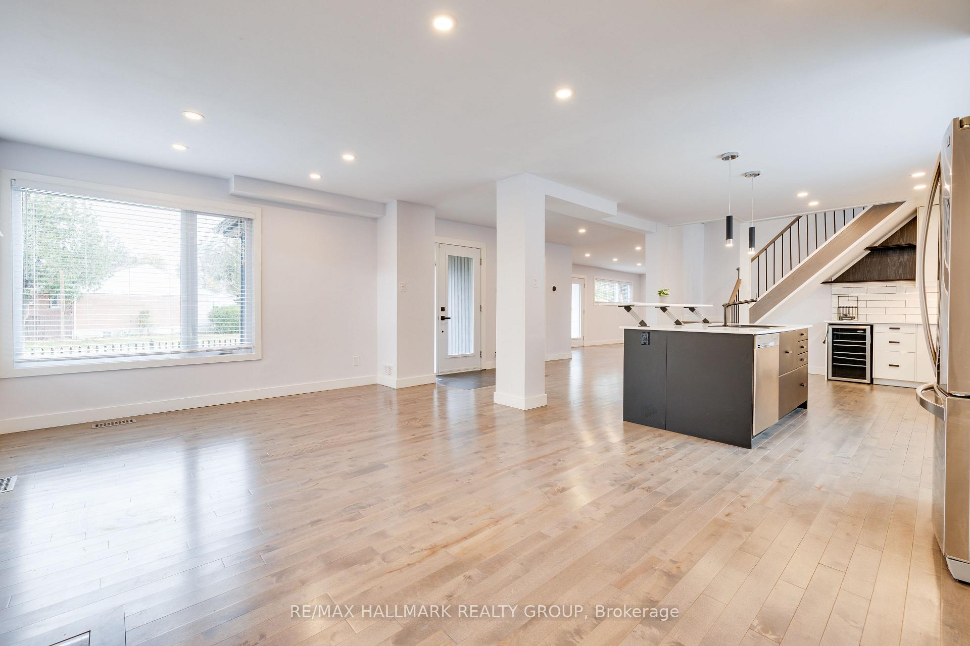 Photo 5 of 900 Wingate Drive, Ottawa, Elmvale Acres/Urbandale — HOMEH