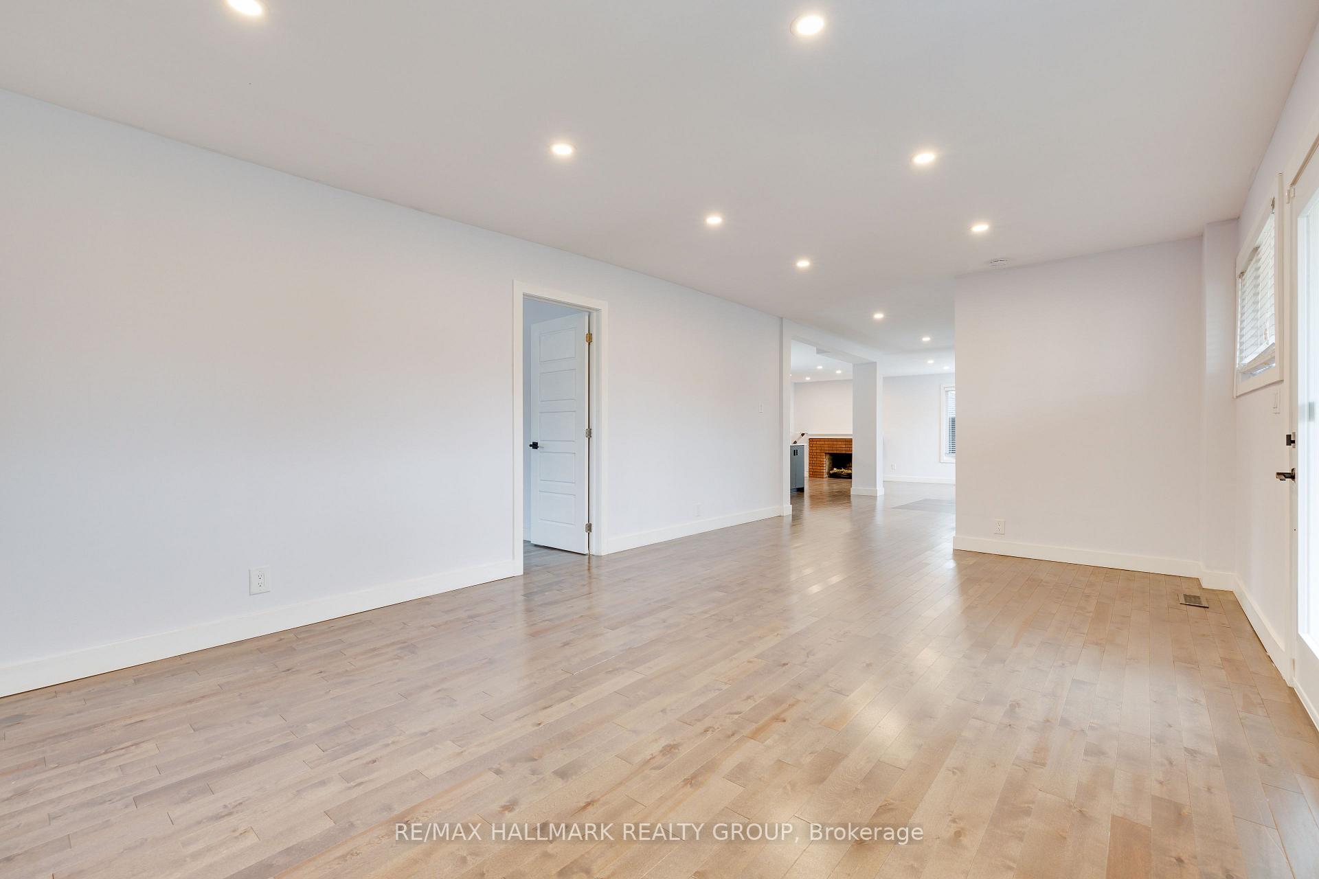 Photo 15 of 900 Wingate Drive, Ottawa, Elmvale Acres/Urbandale — HOMEH