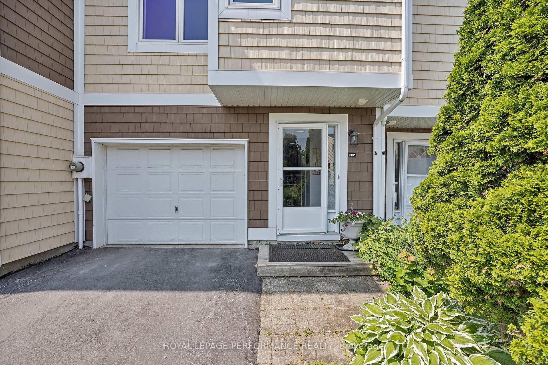 Photo 3 of 302 Salter Crescent, Ottawa, Kanata - Beaverbrook — HOMEH