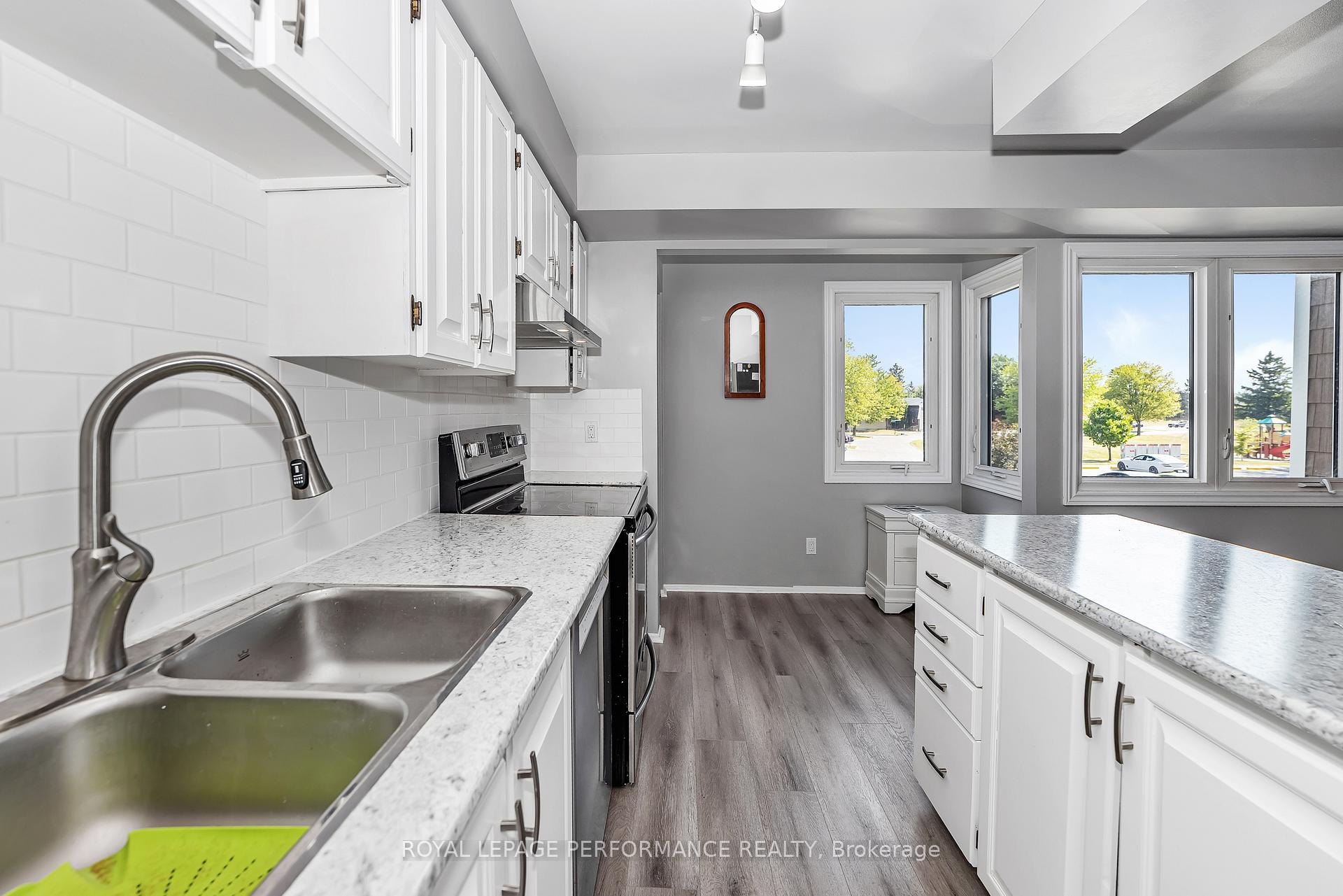 Photo 8 of 302 Salter Crescent, Ottawa, Kanata - Beaverbrook — HOMEH