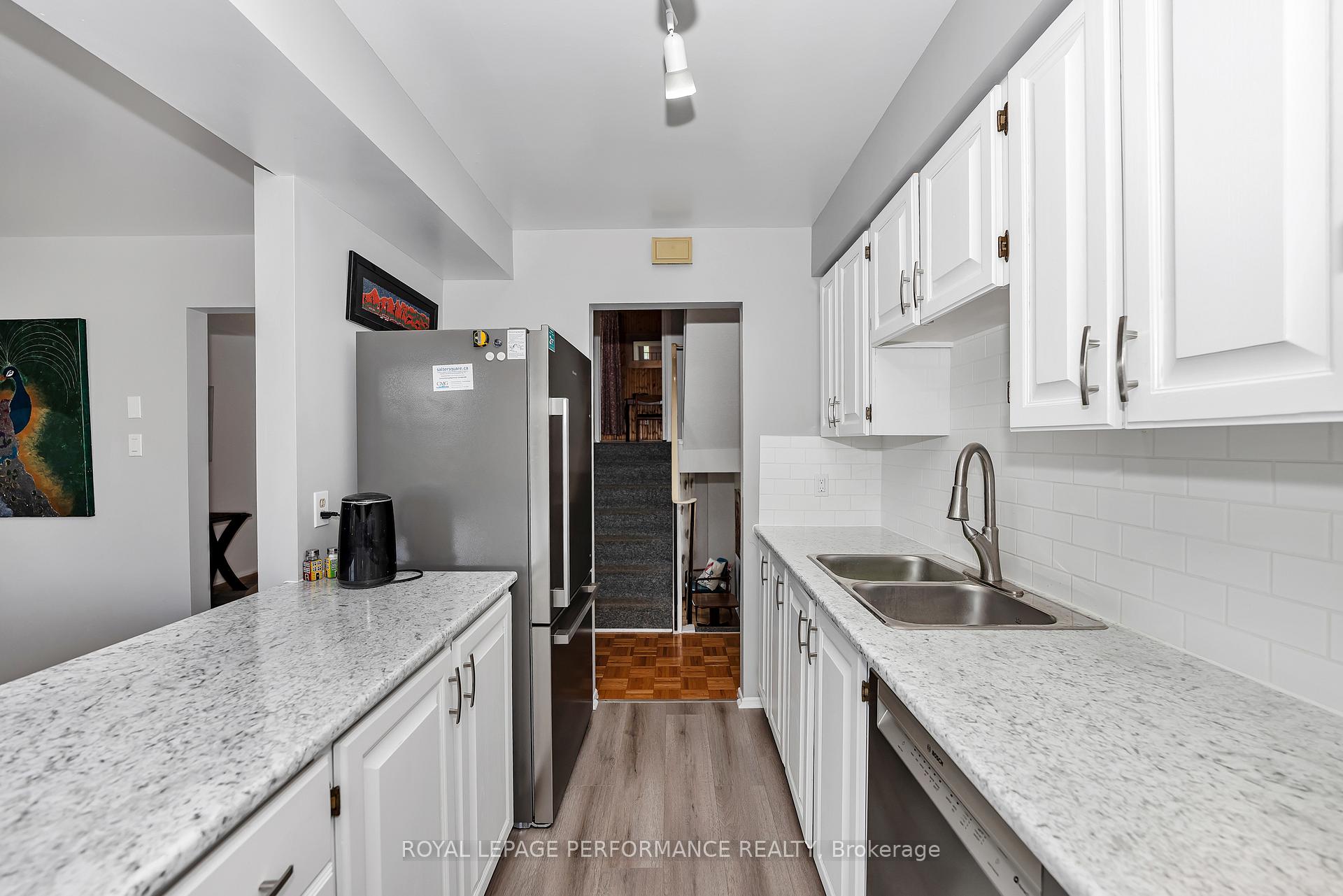 Photo 10 of 302 Salter Crescent, Ottawa, Kanata - Beaverbrook — HOMEH