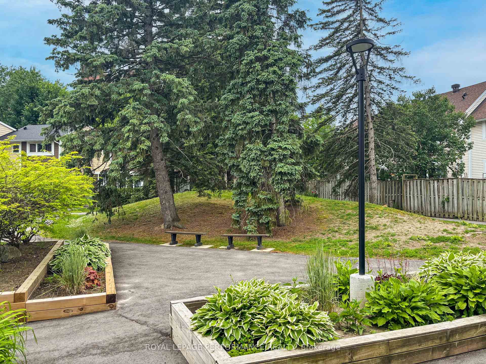 Photo 35 of 302 Salter Crescent, Ottawa, Kanata - Beaverbrook — HOMEH