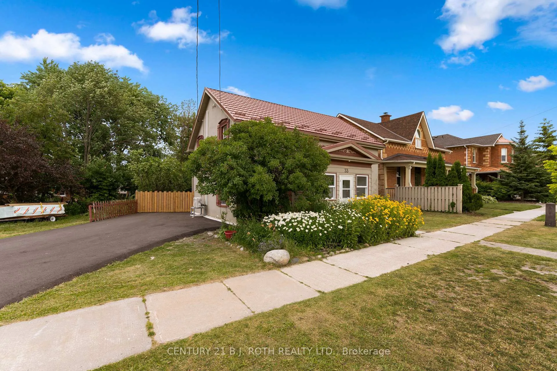 Photo 2 of 33 Minnesota Street, Collingwood — HOMEH