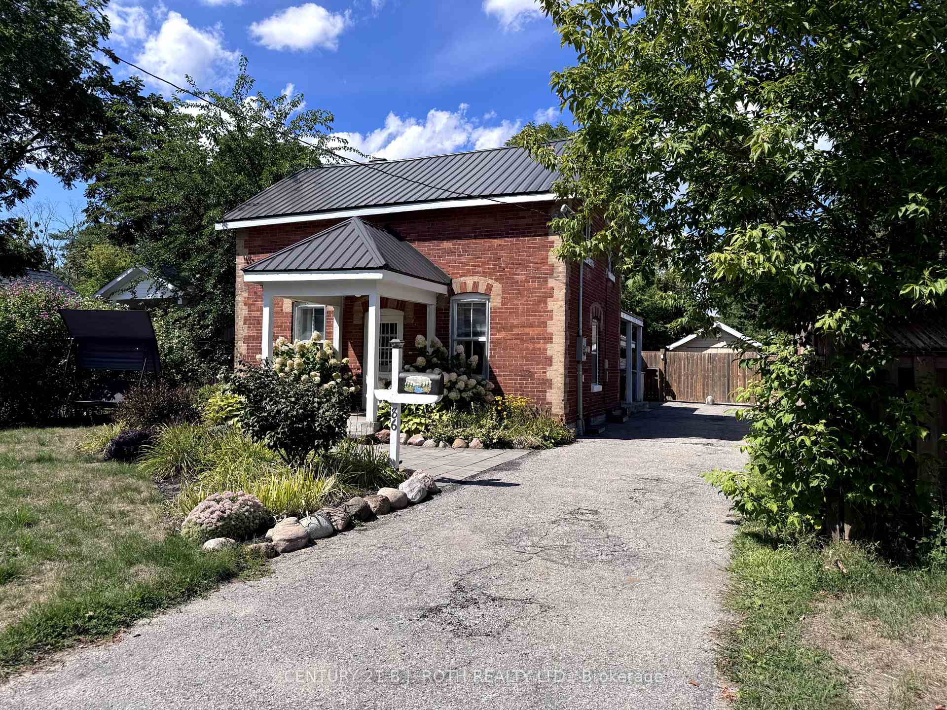Photo 1 of 86 Henry Street, Barrie, Queen's Park — HOMEH