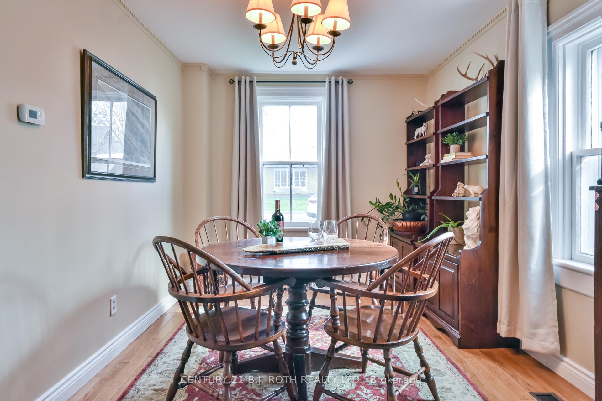 Photo 9 of 86 Henry Street, Barrie, Queen's Park — HOMEH