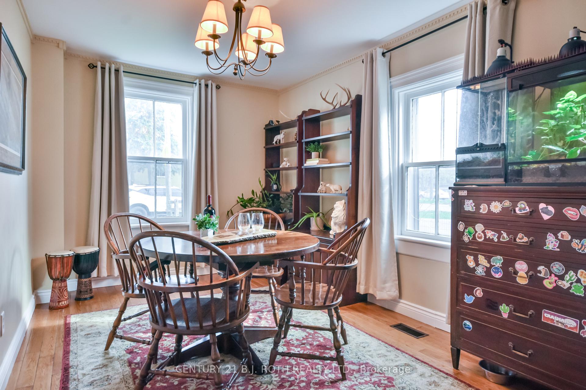 Photo 6 of 86 Henry Street, Barrie, Queen's Park — HOMEH