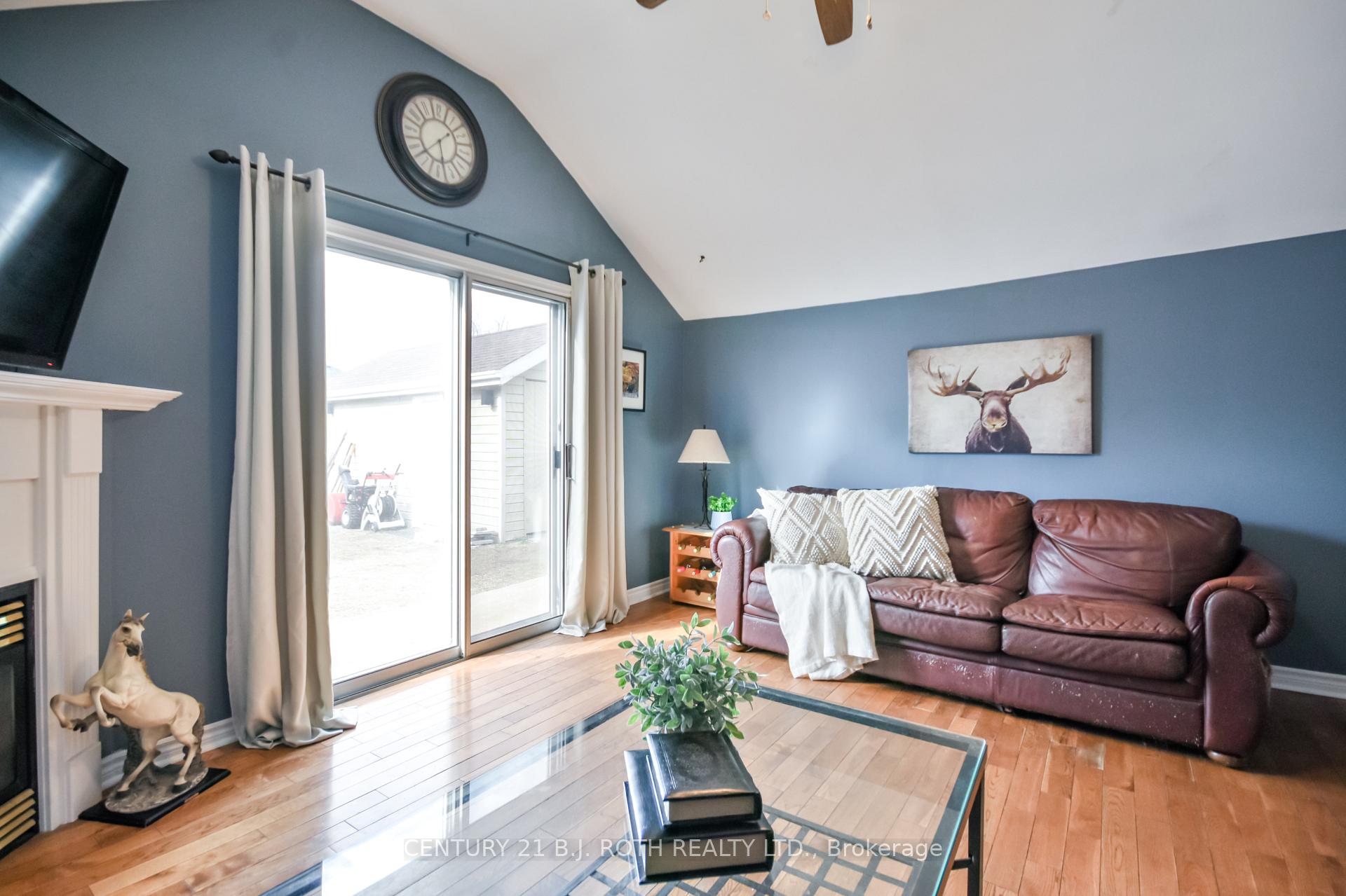 Photo 7 of 86 Henry Street, Barrie, Queen's Park — HOMEH
