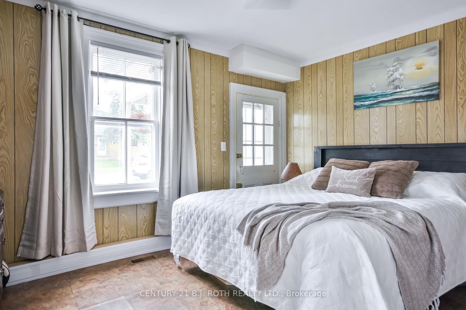 Photo 8 of 86 Henry Street, Barrie, Queen's Park — HOMEH