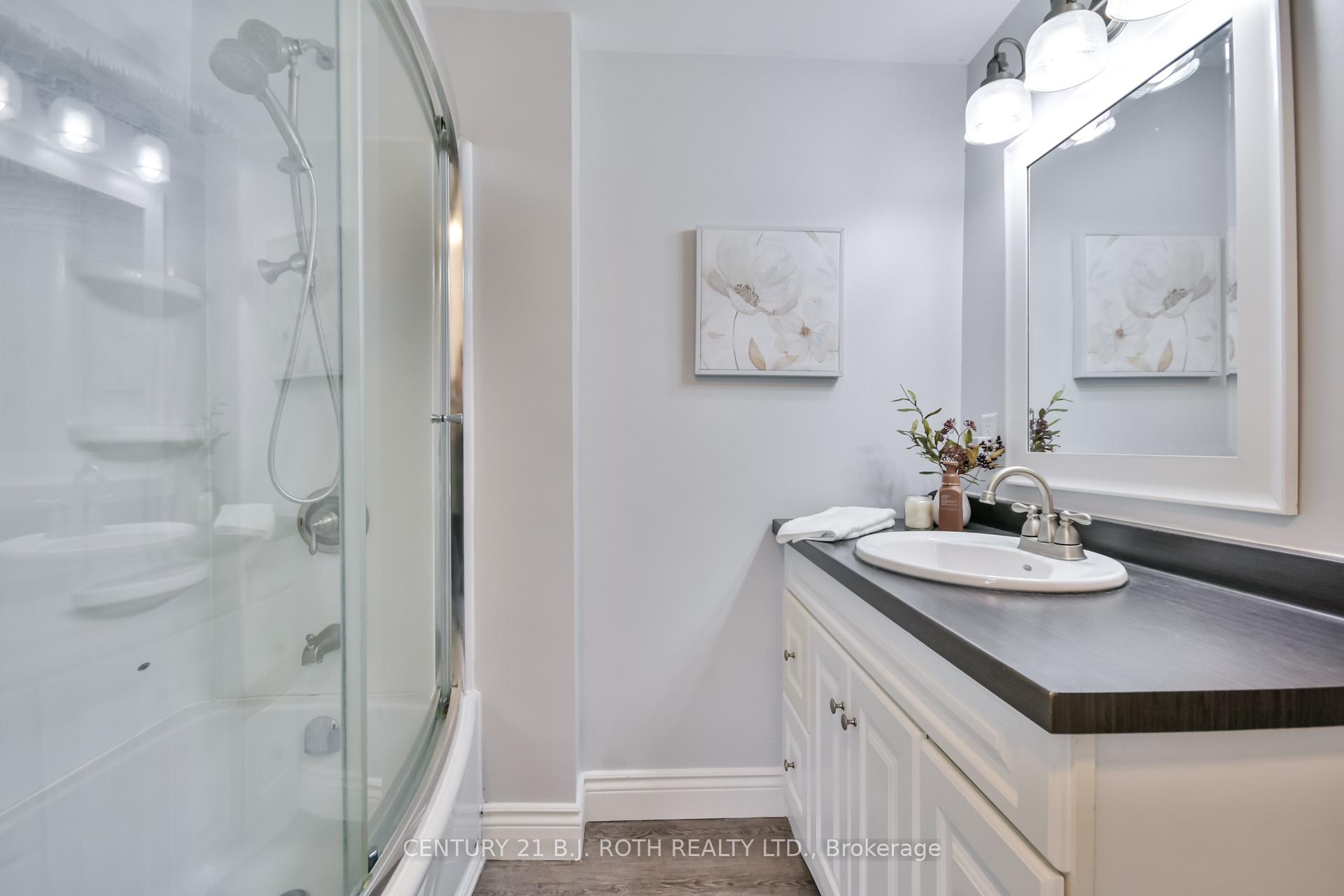 Photo 12 of 86 Henry Street, Barrie, Queen's Park — HOMEH