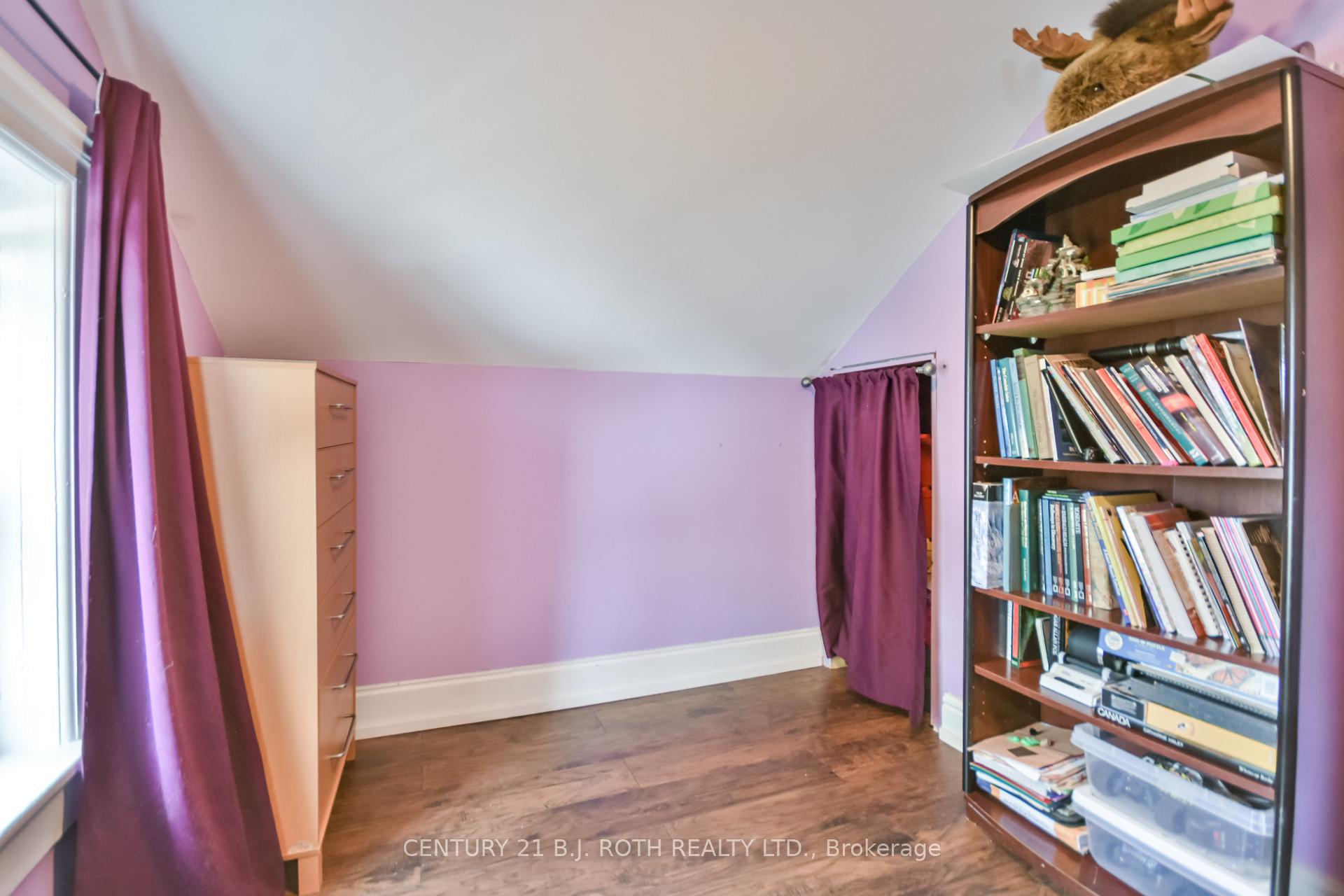 Photo 15 of 86 Henry Street, Barrie, Queen's Park — HOMEH
