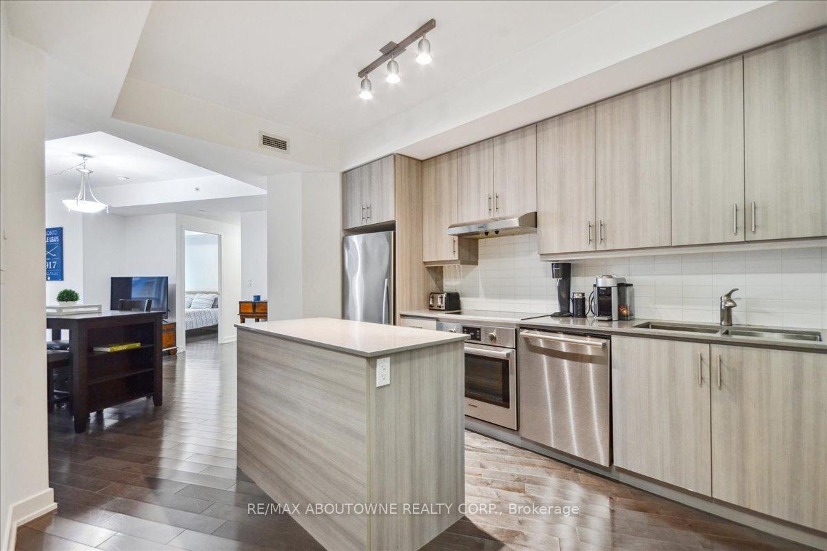 Photo 3 of Unit 304, 1 The Esplanade Drive, Toronto, Waterfront Communities — HOMEH