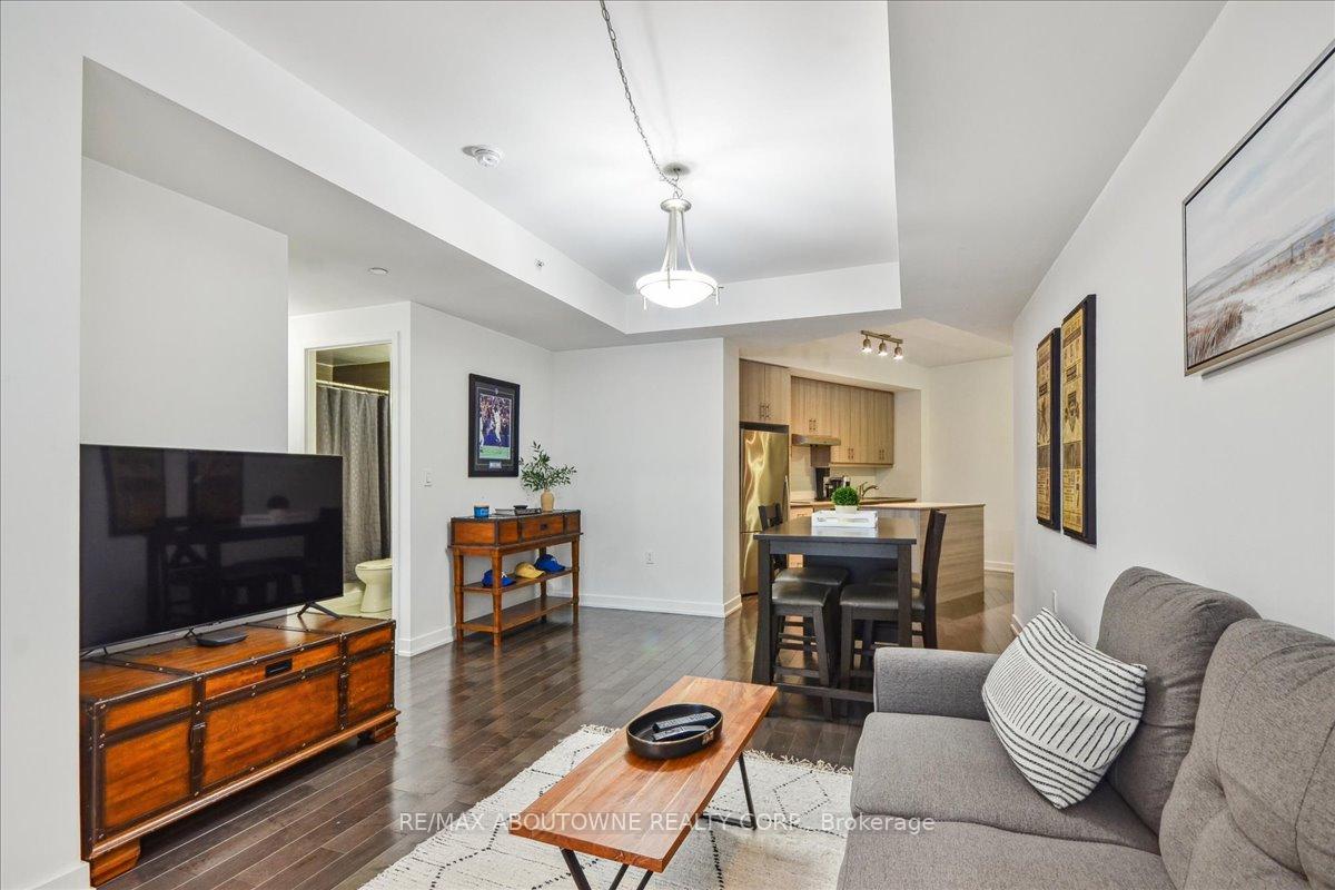 Photo 8 of Unit 304, 1 The Esplanade Drive, Toronto, Waterfront Communities — HOMEH