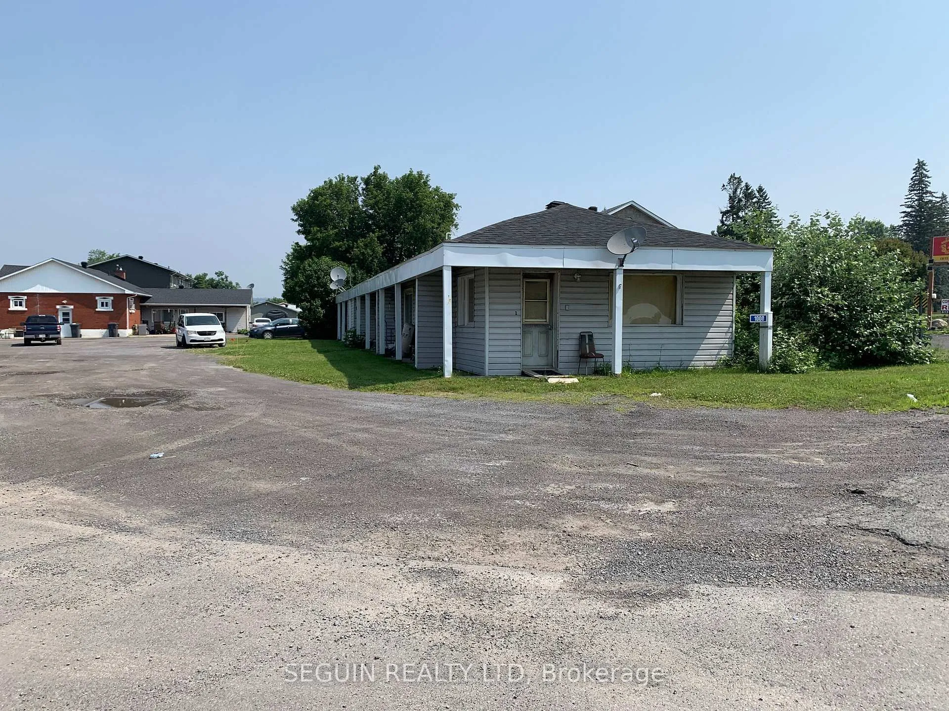 Photo 2 of 1000 County Rd 17, Champlain, L'Orignal — HOMEH