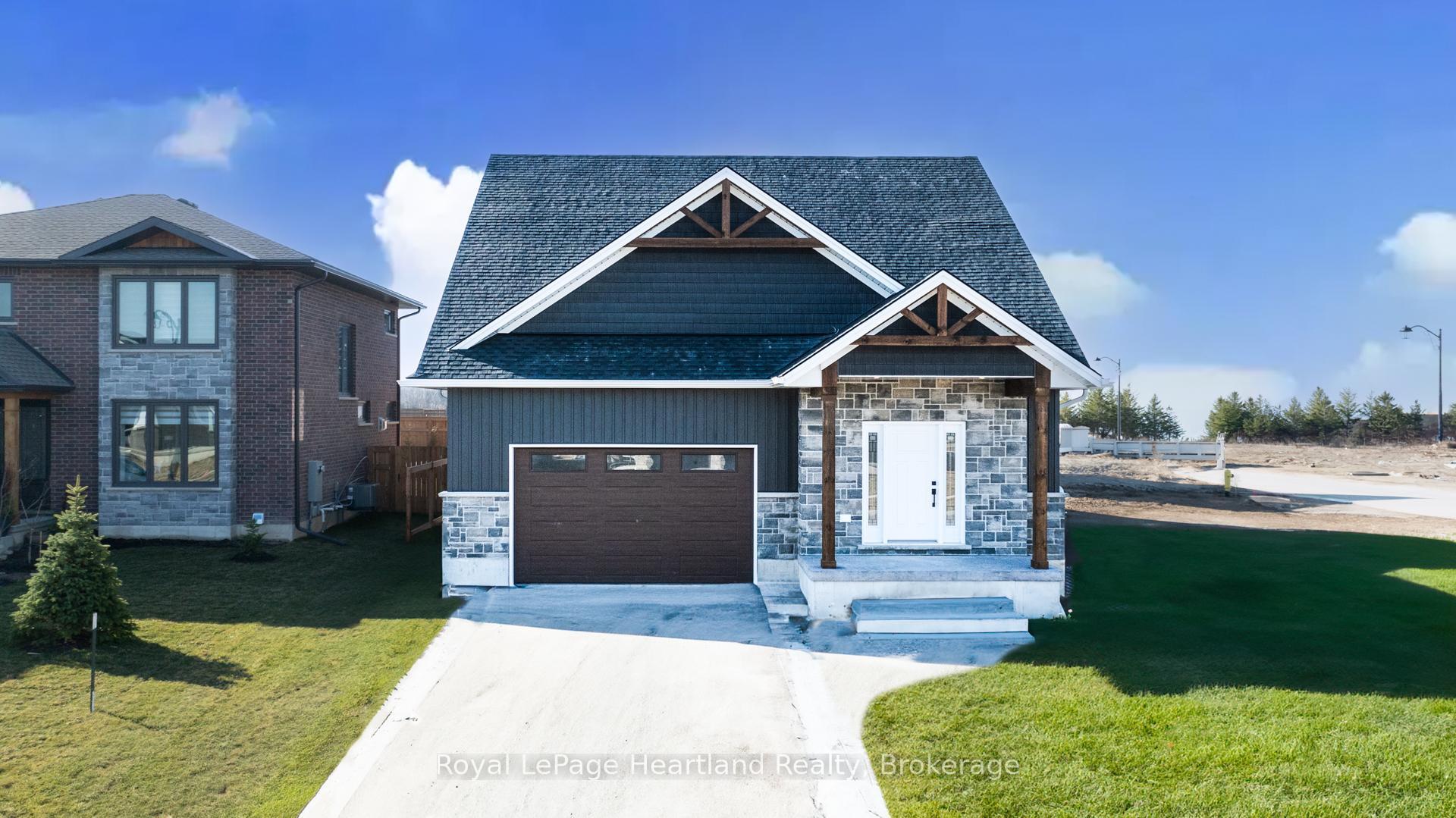 Photo 1 of 441 Coast Drive, Goderich, Goderich (Town) — HOMEH