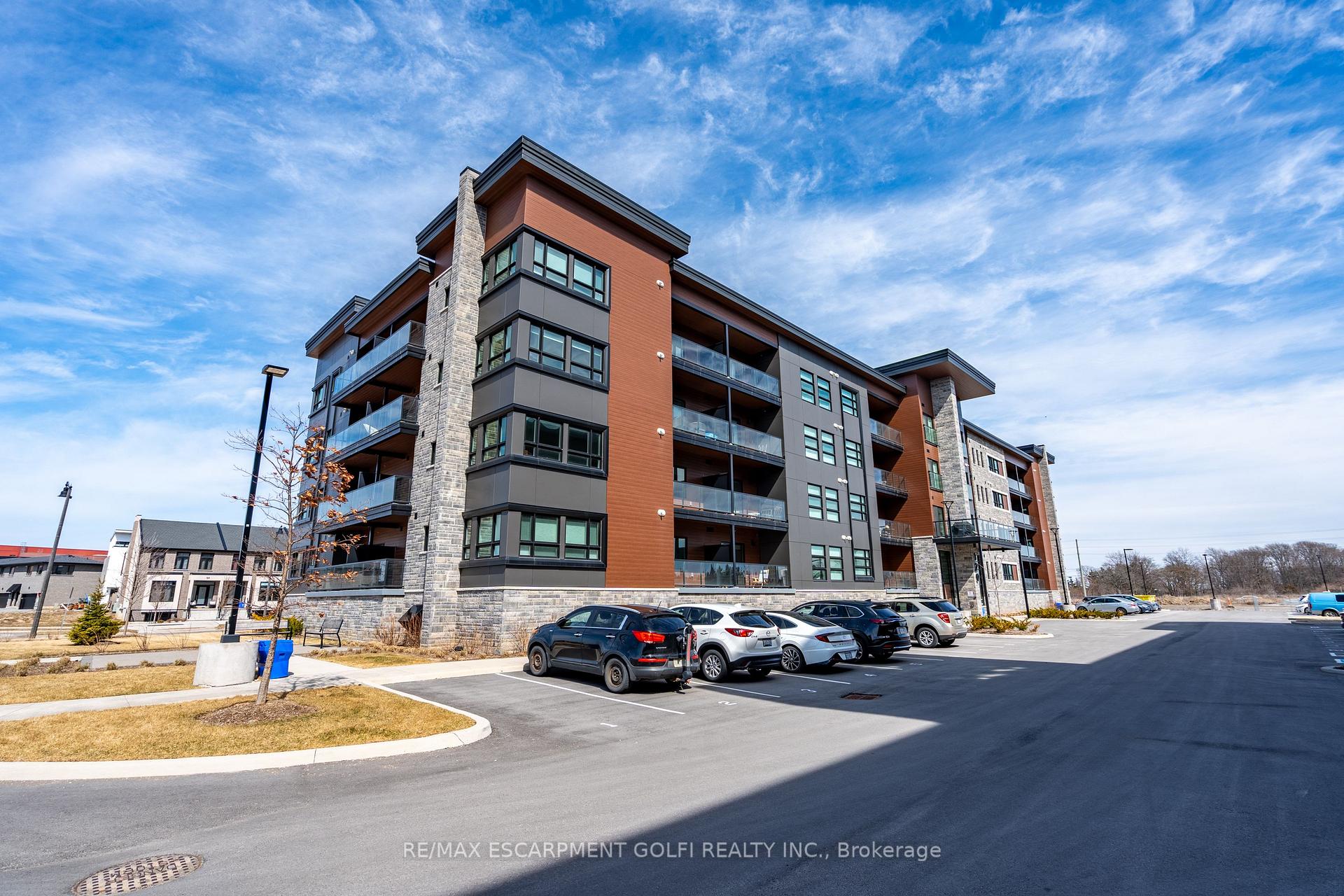 Photo 2 of Unit 111, 120 Summersides Boulevard, Pelham, Fonthill — HOMEH